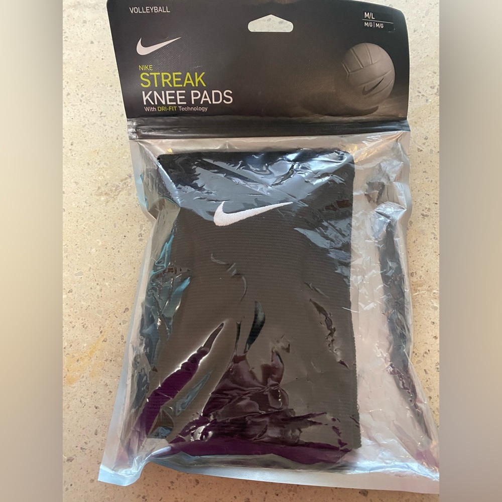 Nike black knee pads volleyball
